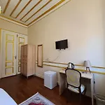 Oasis Ξενοδοχείο *