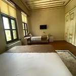 Oasis Hotel