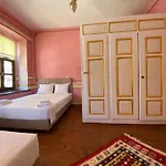 Hotel Oasis