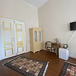 Oasis Hotel *