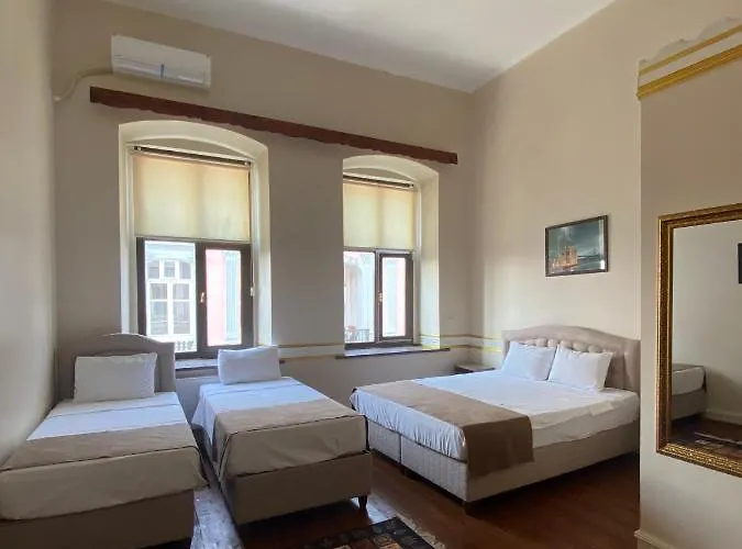 Hotel Oasis *