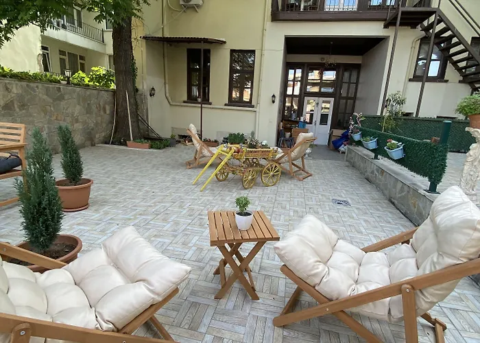 Oasis Hotel